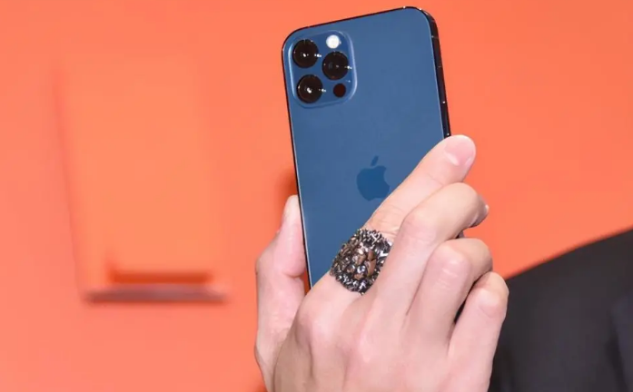 南圣镇苹果手机维修分享iPhone12系列重启方法教程 